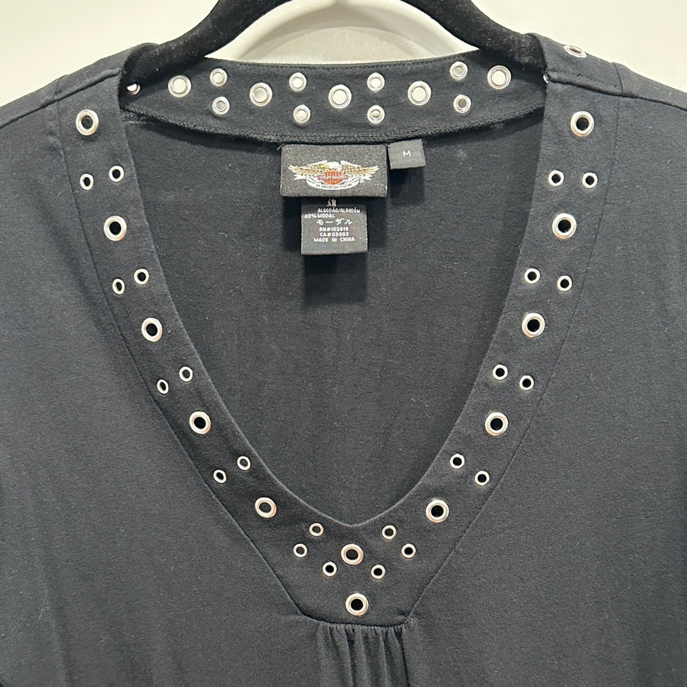 Harley-Davidson Black 3/4 Sleeve V-Neck Top Size Medium - Picture 5 of 11